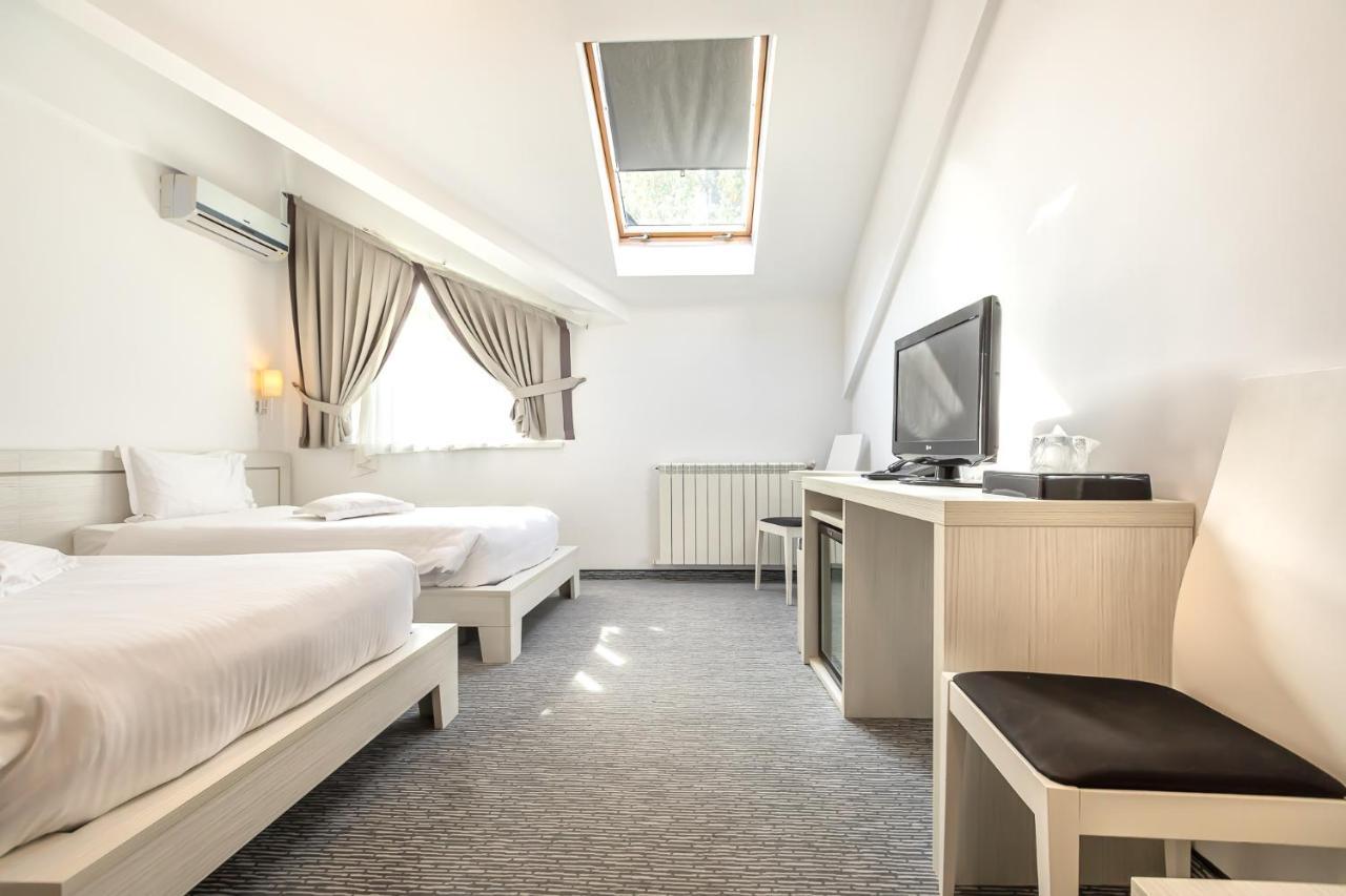 Alex&George Boutique Hotel Cluj-Napoca Buitenkant foto