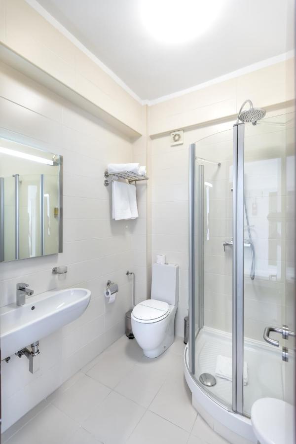Alex&George Boutique Hotel Cluj-Napoca Buitenkant foto