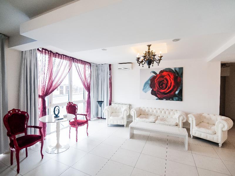 Alex&George Boutique Hotel Cluj-Napoca Buitenkant foto