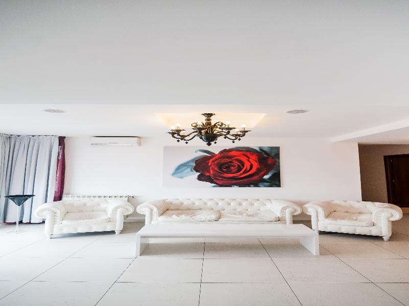 Alex&George Boutique Hotel Cluj-Napoca Buitenkant foto