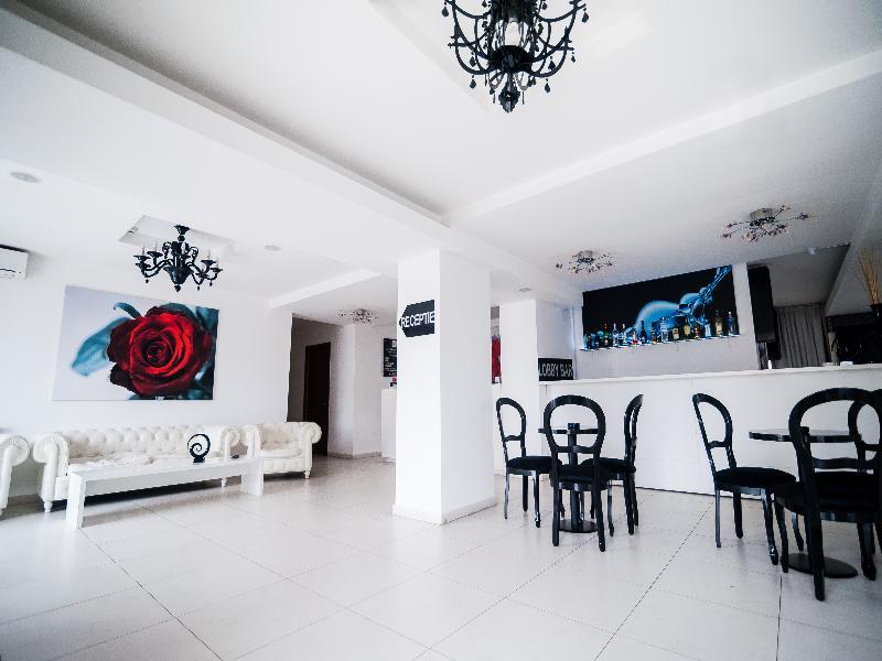 Alex&George Boutique Hotel Cluj-Napoca Buitenkant foto
