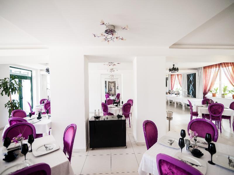 Alex&George Boutique Hotel Cluj-Napoca Buitenkant foto