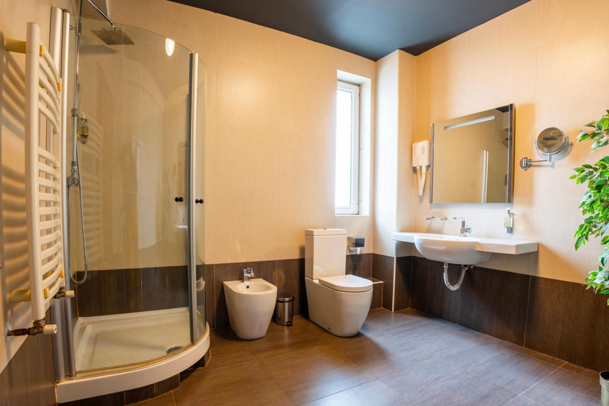 Alex&George Boutique Hotel Cluj-Napoca Buitenkant foto