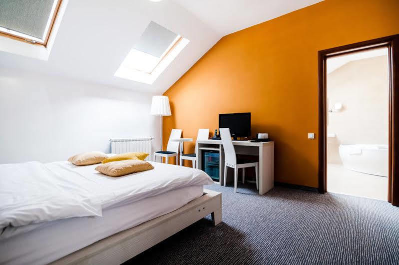 Alex&George Boutique Hotel Cluj-Napoca Buitenkant foto
