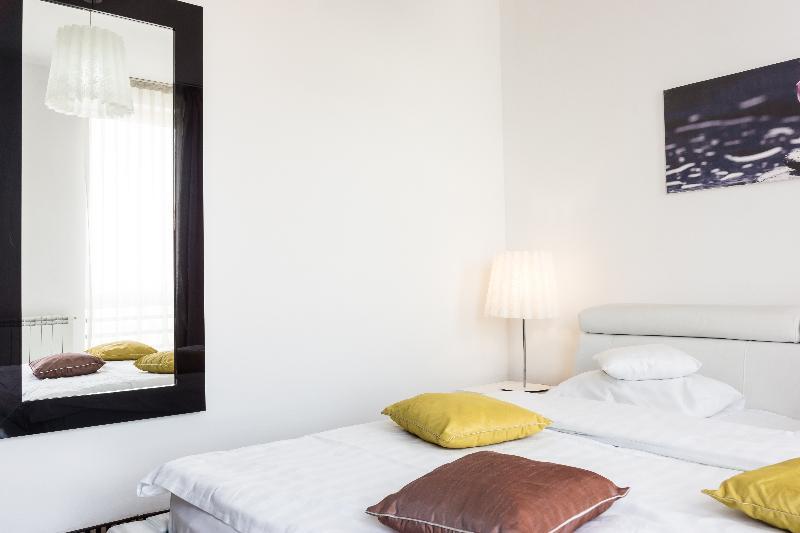 Alex&George Boutique Hotel Cluj-Napoca Buitenkant foto